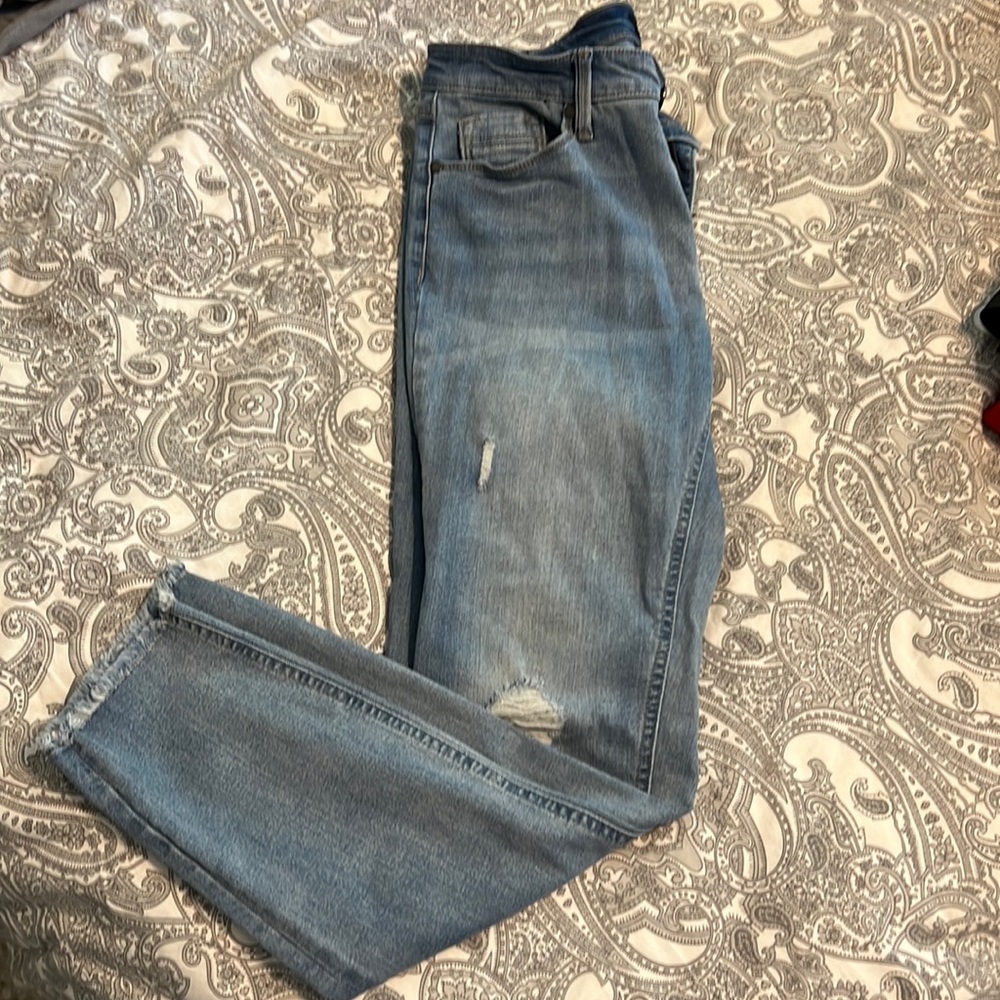 Women’s Buffalo David Britton, Jess, Rip & Repair, Mid-Rise, Skinny Blue Jeans.